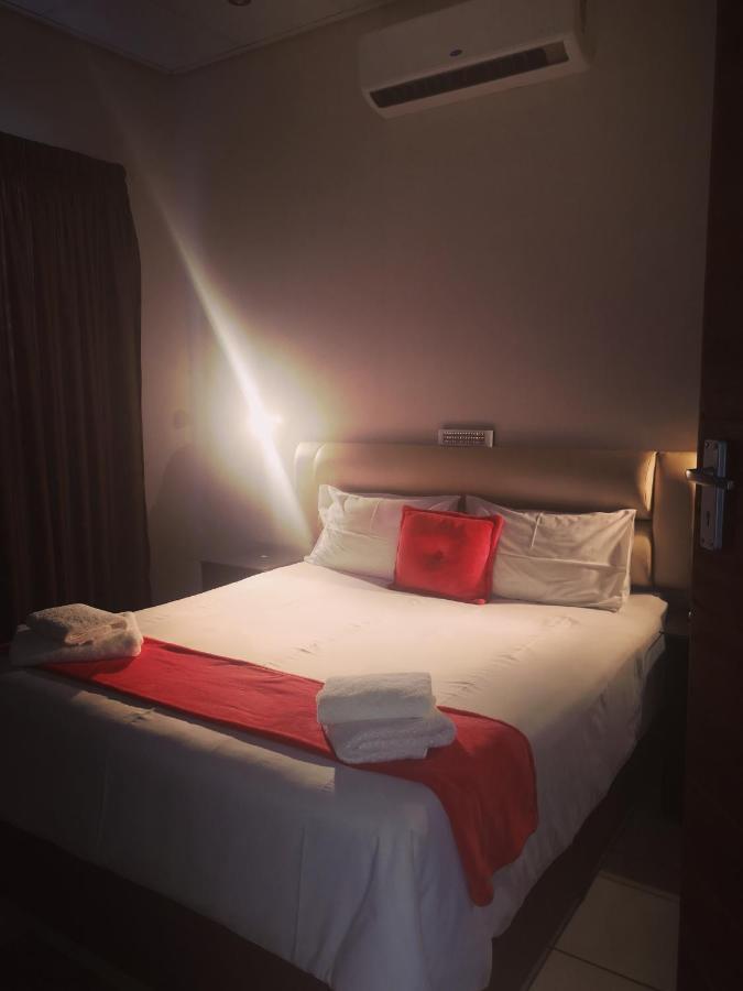 Aaa Rose Garden Guesthouse Mookgophong ภายนอก รูปภาพ