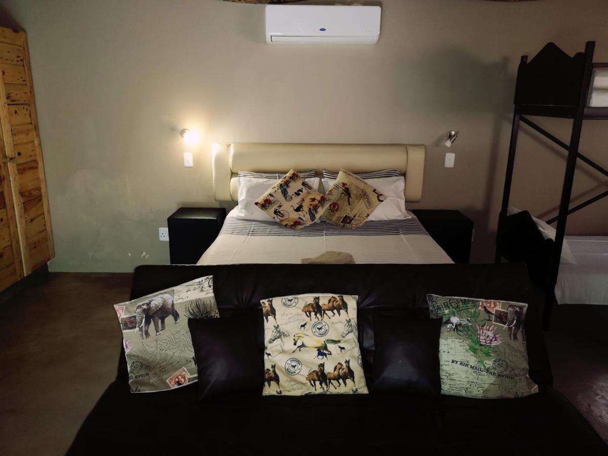 Aaa Rose Garden Guesthouse Mookgophong ภายนอก รูปภาพ