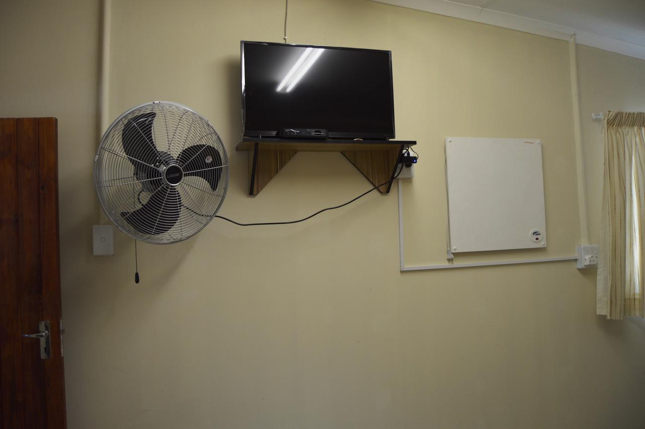 Aaa Rose Garden Guesthouse Mookgophong ภายนอก รูปภาพ