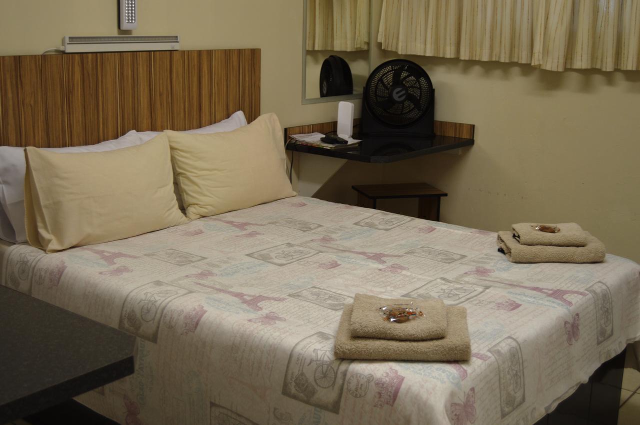 Aaa Rose Garden Guesthouse Mookgophong ภายนอก รูปภาพ